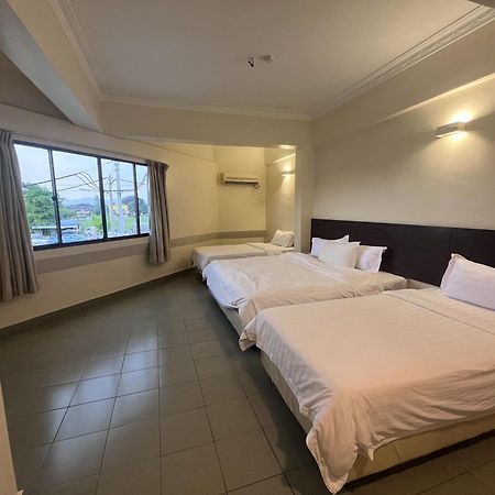 Hotel Sitiawan Bagian luar foto