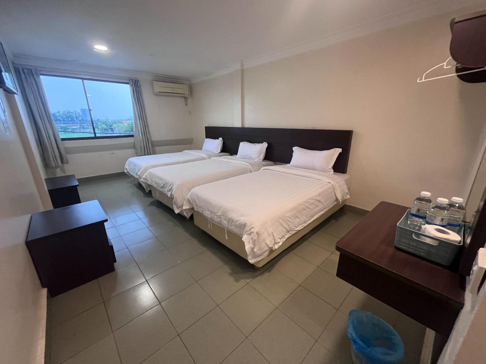 Hotel Sitiawan Bagian luar foto