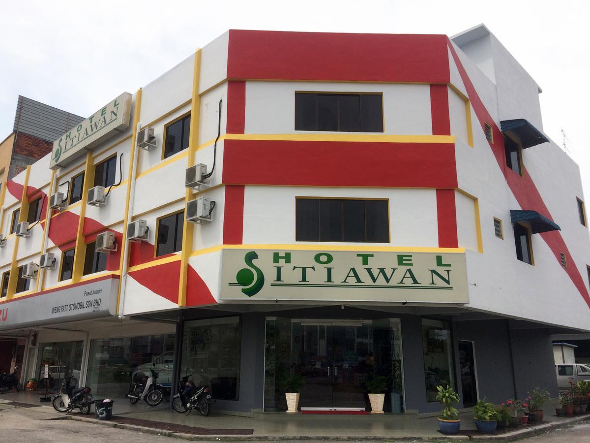 Hotel Sitiawan Bagian luar foto