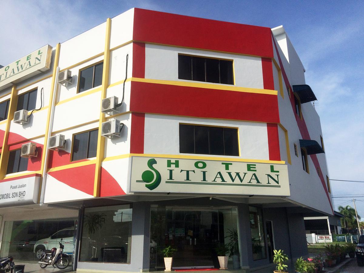 Hotel Sitiawan Bagian luar foto